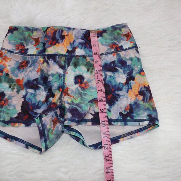 American Eagle Outfitters Athletic Bike Shorts β Floral & Stretchy πΈβ¨ - Picture 7 of 7